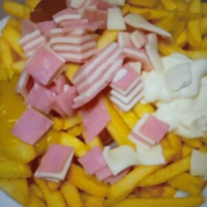 Papas fritas y salsas